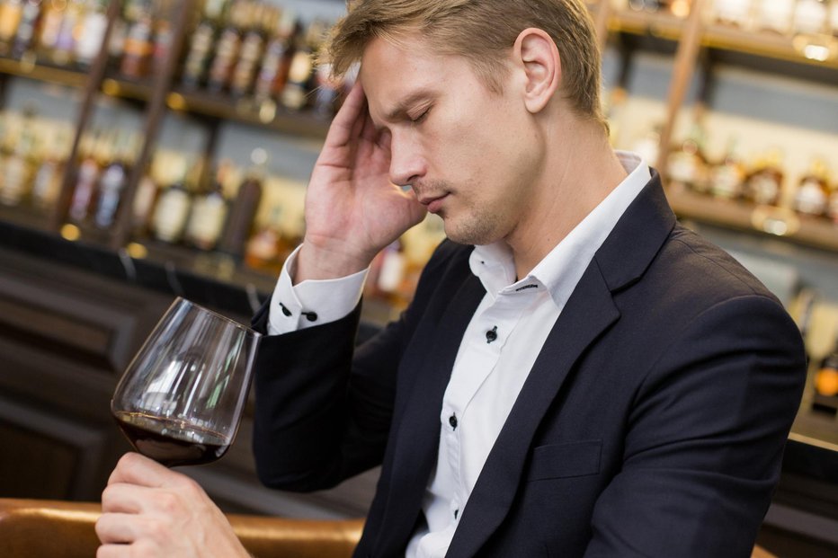 Fotografija: Vas boli glava po pitju rdečega vina? FOTO: Bavorndej Getty Images/istockphoto