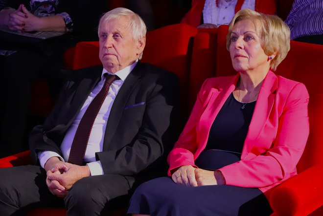 Aleksander in Ivana Bizjak ob ogledu dokumentarnega filma 50 let na svojem. FOTO: Jože Miklavc