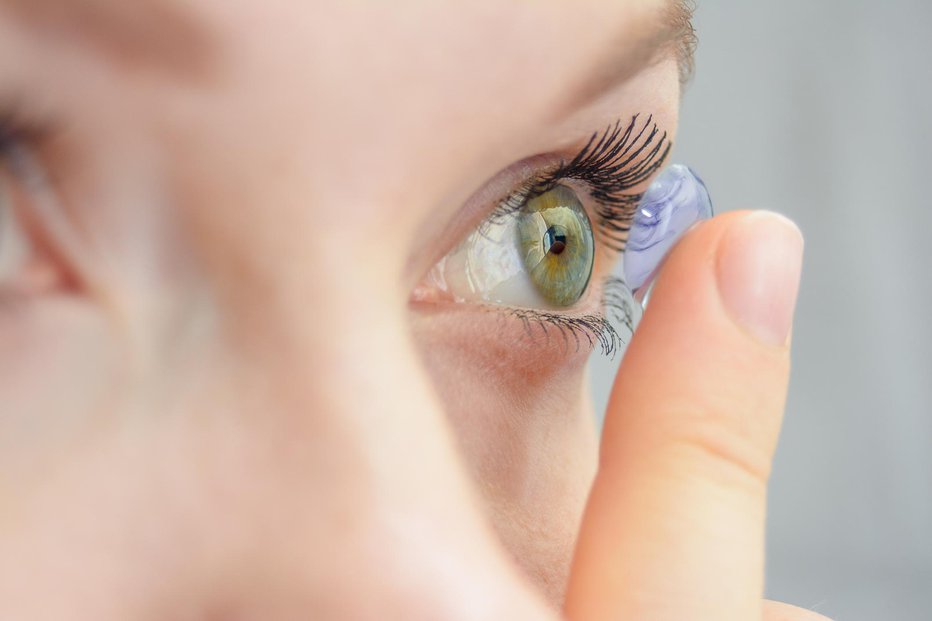 Fotografija: Izbira prave kontaktne leče je izjemno pomemben dejavnik. FOTO: Daniil Dubov/Getty Images