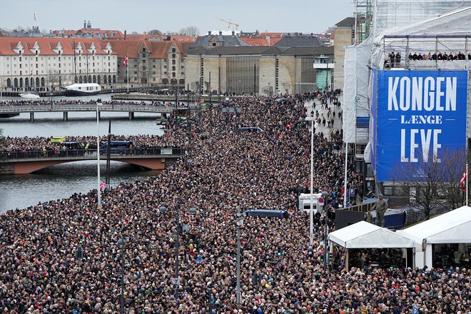 Slovesnosti v Koebenhavnu se je udeležilo več kot 100.000 Dancev. FOTO: Ritzau Scanpix Denmark Via Reuters