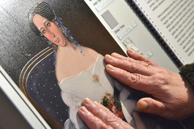 Portret Luize Pesjakove slikarja Mihaela Stroja so približali tudi slepim. FOTO: Narodna galerija