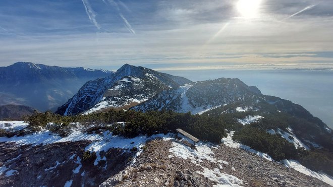 Pogled na Cjanovco in Srednji vrh FOTO: Janez Mihovec