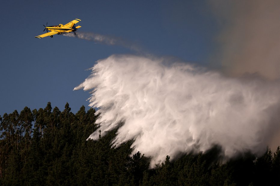 Fotografija: Zgodilo se je med gašenjem požara. Fotografija je simbolična. FOTO: Ivan Alvarado, Reuters