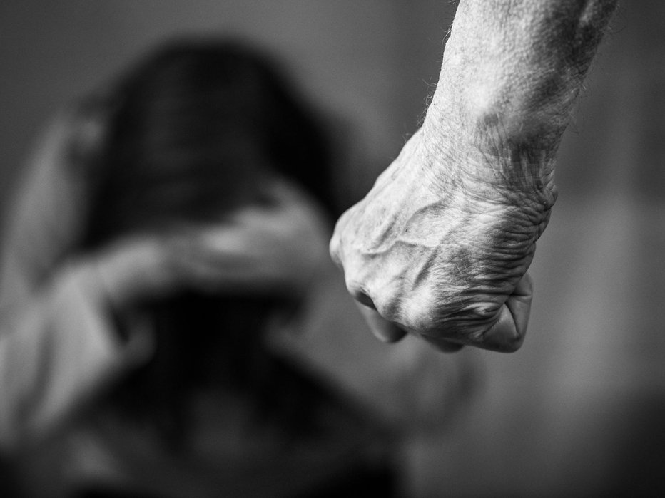 Fotografija: Žrtev družinskega nasilja je le tisti, ki ponižno sprejme nasilje ali pa se mu umakne. FOTO: Paul Gorvett/Getty Images