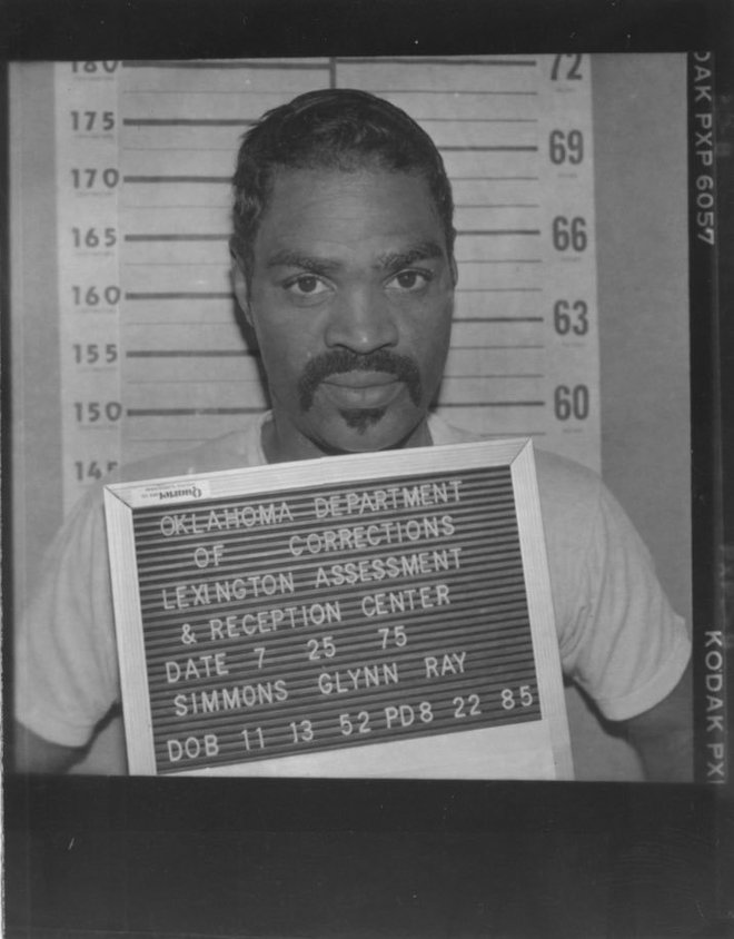 Zaporniška slika mladega Simmonsa Foto: OCPD