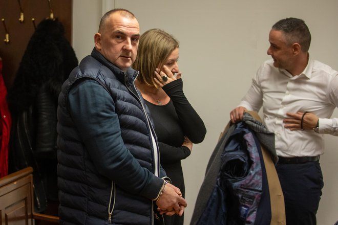 Viktor Čavić je bil na sodišču 17. januarja, a se o krivdi ni izrekel, saj se z zagovornikom Milošem Zarićem še ni imel časa pripraviti na obrambo. FOTO: Voranc Vogel