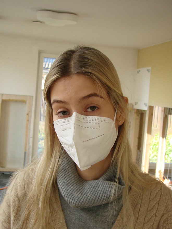 Da zmanjša možnost okužbe, Vanessa že vse življenje živi z masko. FOTO: Tomica Šuljić