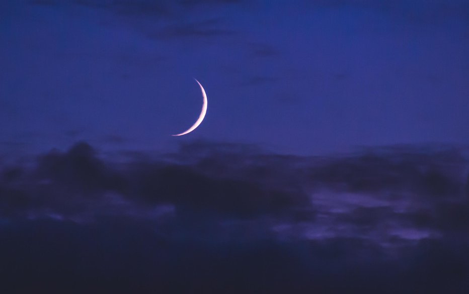 Fotografija: Luna je padajoča in bo dosegla mlaj v petek, 9. 2., zvečer. FOTO: Pavel Byrkin/Getty Images