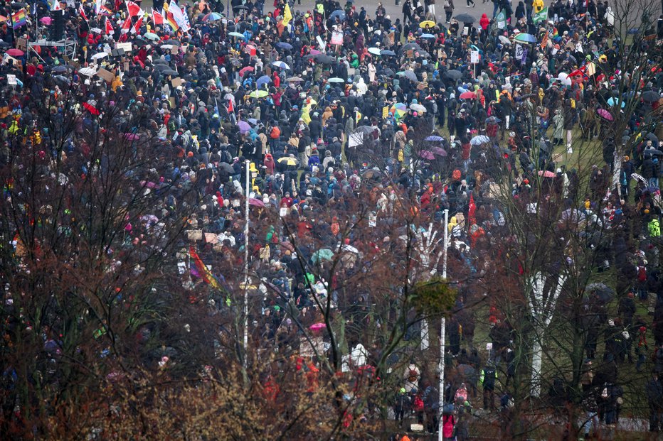 Fotografija: Na protestih se je zbralo ogromno ljudi FOTO: Liesa Johannssen Reuters