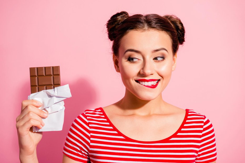 Fotografija: Čokolado lahko uživaš na nešteto načinov ... nobeden od teh ne velja za perverznega. FOTO: Getty Images/istockphoto