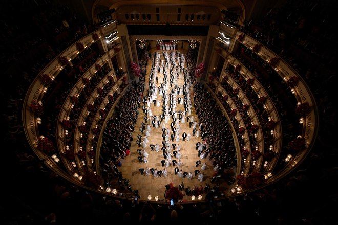 Avstrijska prestolnica je gostila že 66. dunajski operni ples. FOTO: Helmut Fohringer Afp