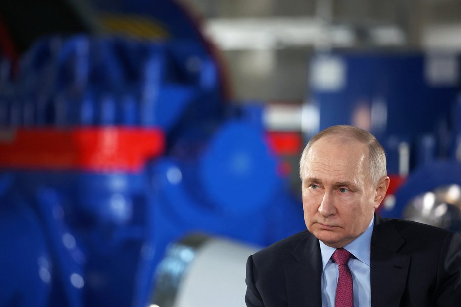 Fotografija: Russian President Vladimir Putin meets with students and employees of industrial enterprises at the Stankomash Industrial Park in Chelyabinsk, Russia February 16, 2024. Sputnik/Aleksandr Rjumin/Pool via REUTERS ATTENTION EDITORS - THIS IMAGE WAS PROVIDED BY A THIRD PARTY. FOTO: Sputnik Via Reuters