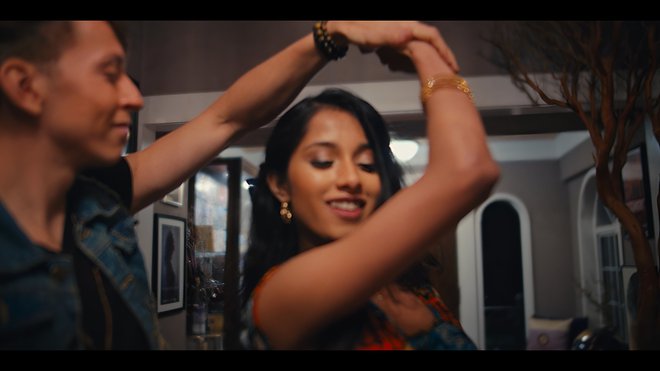 Skladba Come Up je dobila tudi videospot, v katerem glavno vlogo prevzame lepotica Aathira, ki jo je Peter spoznal na instagramu. Foto: Eugene H. Lee