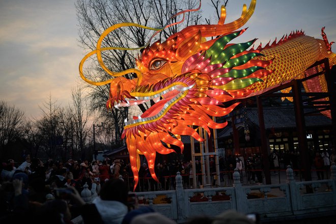 Praznovanje lunarnega novega leta je na Kitajskem veličastno. FOTO: Pedro Pardo Afp
