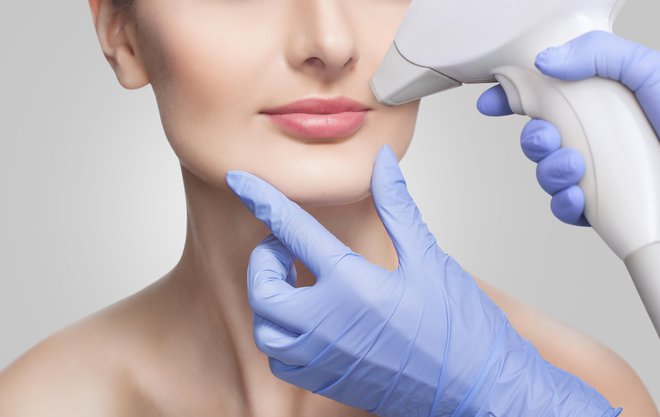 Za lasersko depilacijo se naročite pri dermatologu. FOTO: Dimid_86 Getty Images/istockphoto