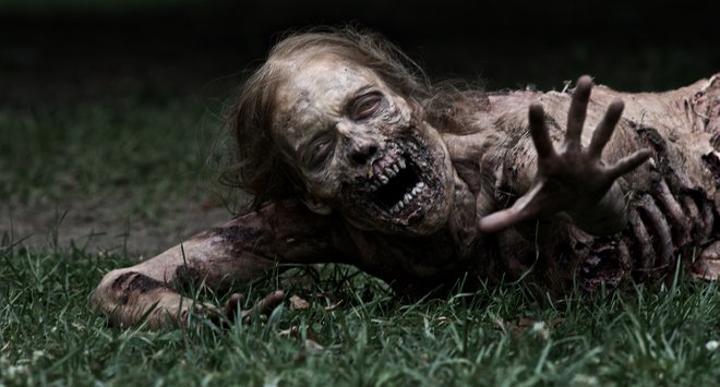 Seveda ne bo manjkalo zombijev, a najbolj kruti nasprotniki ostajajo ljudje. FOTO: AMC