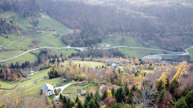 Pogled na dolino Črne FOTO: Janez Mihovec