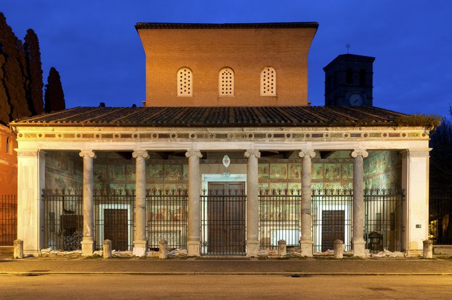 Pokopan je v baziliki sv. Lovrenca v Rimu. FOTO: Getty Images