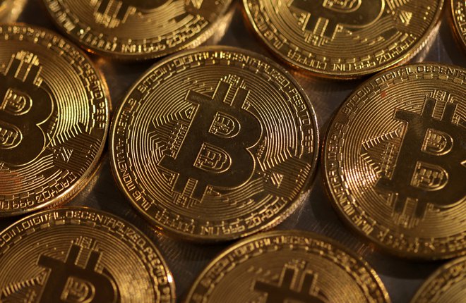 FILE PHOTO: Representations of cryptocurrency Bitcoin are seen in this illustration, August 10, 2022. REUTERS/Dado Ruvic/Illustration/File Photo FOTO: Dado Ruvic Reuters
