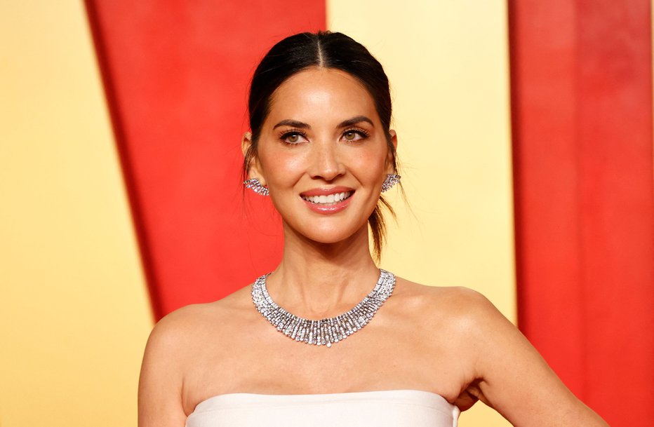 Fotografija: (FILES) US actress Olivia Munn attends the Vanity Fair Oscars Party at the Wallis Annenberg Center for the Performing Arts in Beverly Hills, California, on March 10, 2024. Actor Olivia Munn revealed March 13, 2024 that she had undergone a double mastectomy after being diagnosed with breast cancer. (Photo by Michael TRAN/AFP) FOTO: Michael Tran Afp
