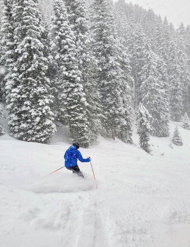 Medtem ko je večina smučišč po Evropi že zaprta, so zaradi dovolj snega Dolomiti odprti vse do 1. maja. FOTO: Tina Horvat