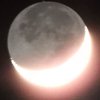 Bralka Nina skozi teleskop uzrla neznani predmet na Luni (FOTO)