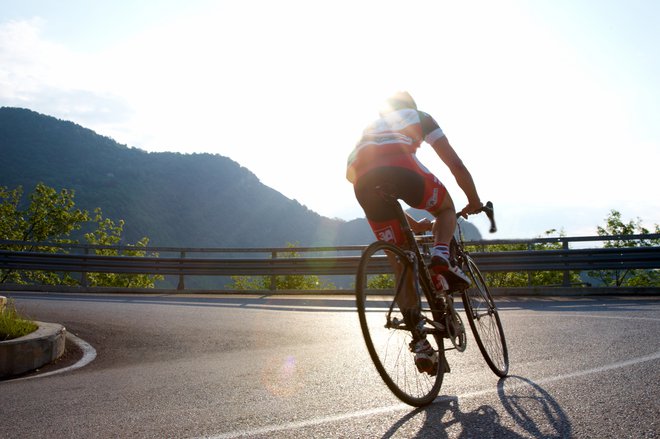 Zapriseženi rekreativci se vse pogosteje odločijo za kolesarska potovanja. FOTO: Depositphotos