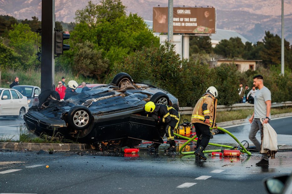 Fotografija: Grozljiva prometna nesreča, v kateri je umrla 32-letna Antonija. FOTO: Zvonimir Barisin/pixsell Pixsell