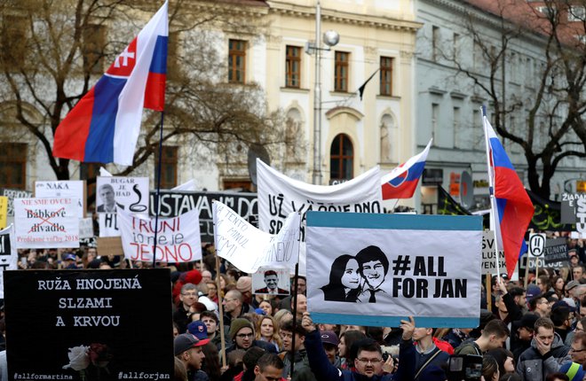 Protesti, ki so leta 2018 sledili umoru novinarja Jana Kuciaka in njegove zaročenke. FOTO: David W Cerny Reuters Pictures