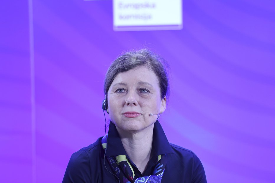 Fotografija: Podpredsednica Evropske komisije Vera Jourova. FOTO: Jože Suhadolnik