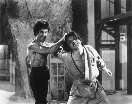 V Zmajevem gnezdu je zaigral z Bruceom Leejem. FOTO: Golden Harvest/WB