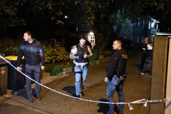 Tako so tistega večera policisti obkolili hišo in bližnjo ulico. FOTO: Aleksander Brudar