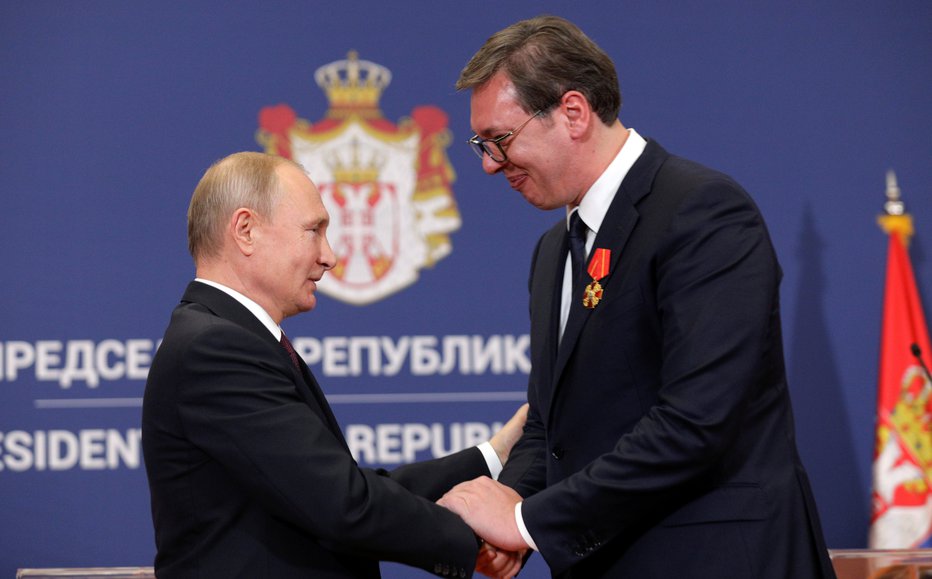 Fotografija: Vladimir Putin in Aleksandar Vučić. FOTO: Stoyan Nenov Reuters
