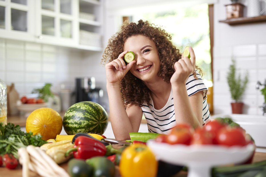 Fotografija: Osnova naj bo sredozemski način prehranjevanja, ki spodbuja uživanje več zelenjave. FOTO: Gpointstudio/Getty Images