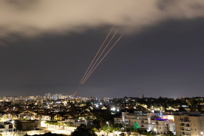 Nebo nad Ashkelonom  FOTO: Amir Cohen Reuters
