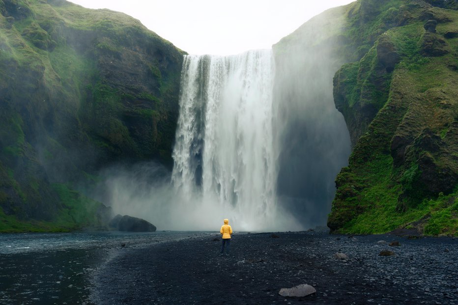 Fotografija: Islandija je s svojo dramatično naravo že leta med najbolj priljubljenimi destinacijami. FOTO: Mumemories/Getty Images