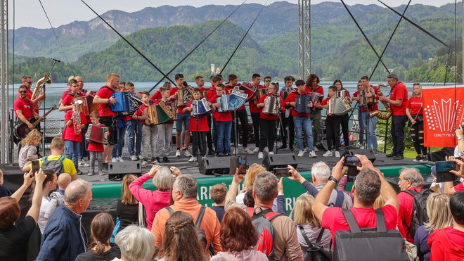 Ob svetovnem dnevu harmonike tradicionalno tekmovanje na Bledu. FOTO: Miro Zalokar, Arhiv Turizem Bled.