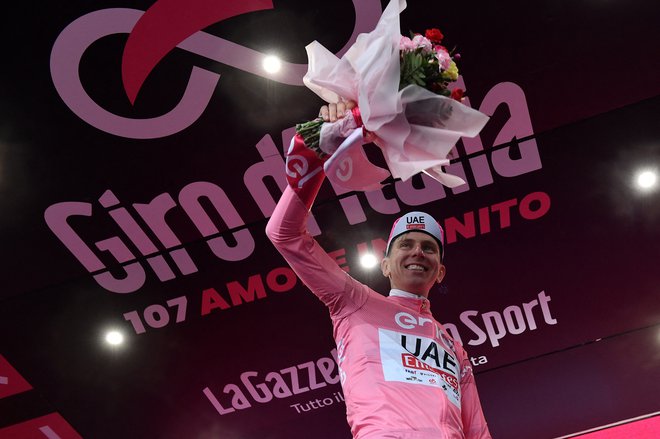 Tadej Pogačar je že v 2. etapi Gira oblekel rožnato majico. FOTO: Jennifer Lorenzini/Reuters