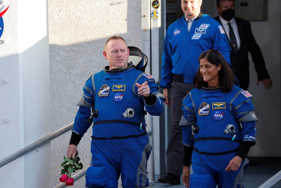 Fotografija: Sunita Williams in Butch Wilmore sta v ponedeljek prispela v Cape Canaveral. FOTO: Joe Skipper/Reuters