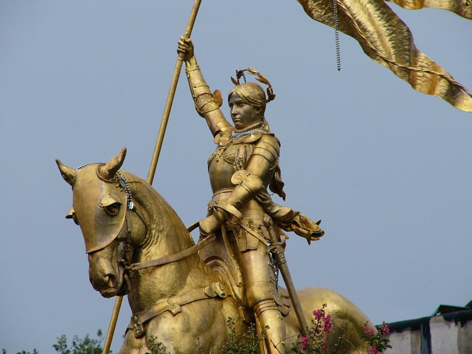 Fotografija: Preoblečena v moškega, na konju in v bojni opremi se je pojavila pred kraljem. FOTO: Getty Images